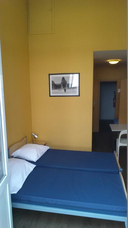 Van Gogh Youth Hostel City Centre Saint-Josse-ten-Noode Exterior photo