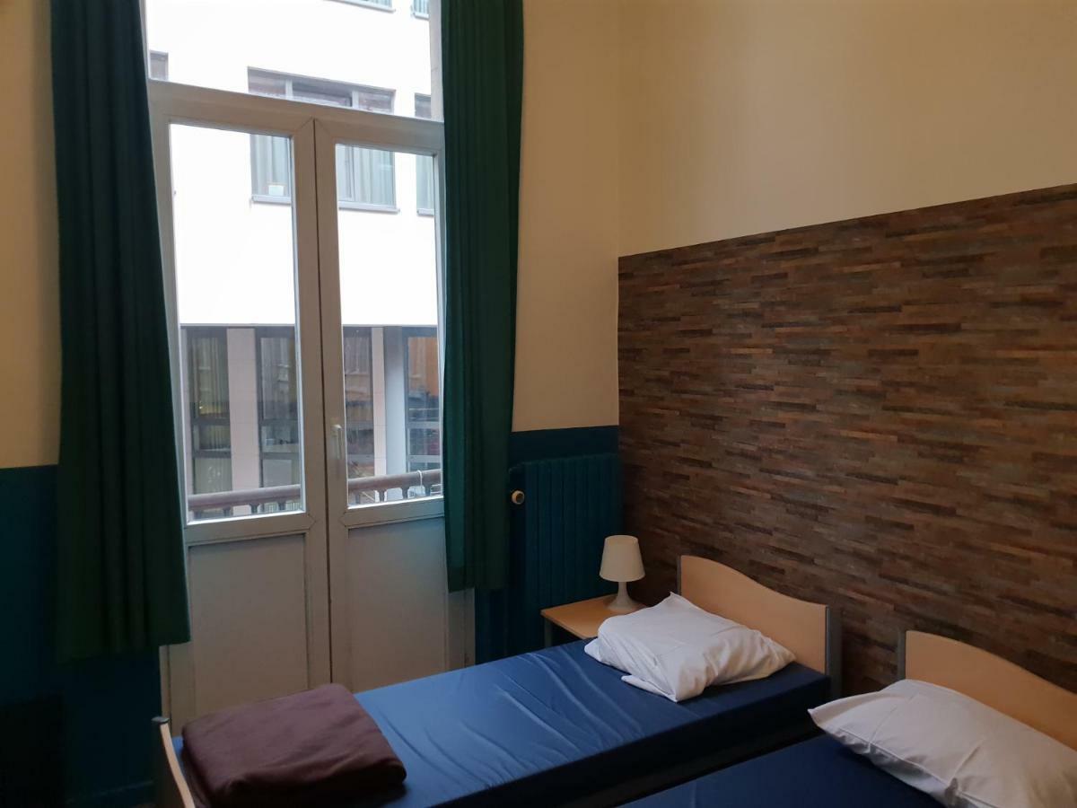 Van Gogh Youth Hostel City Centre Saint-Josse-ten-Noode Exterior photo