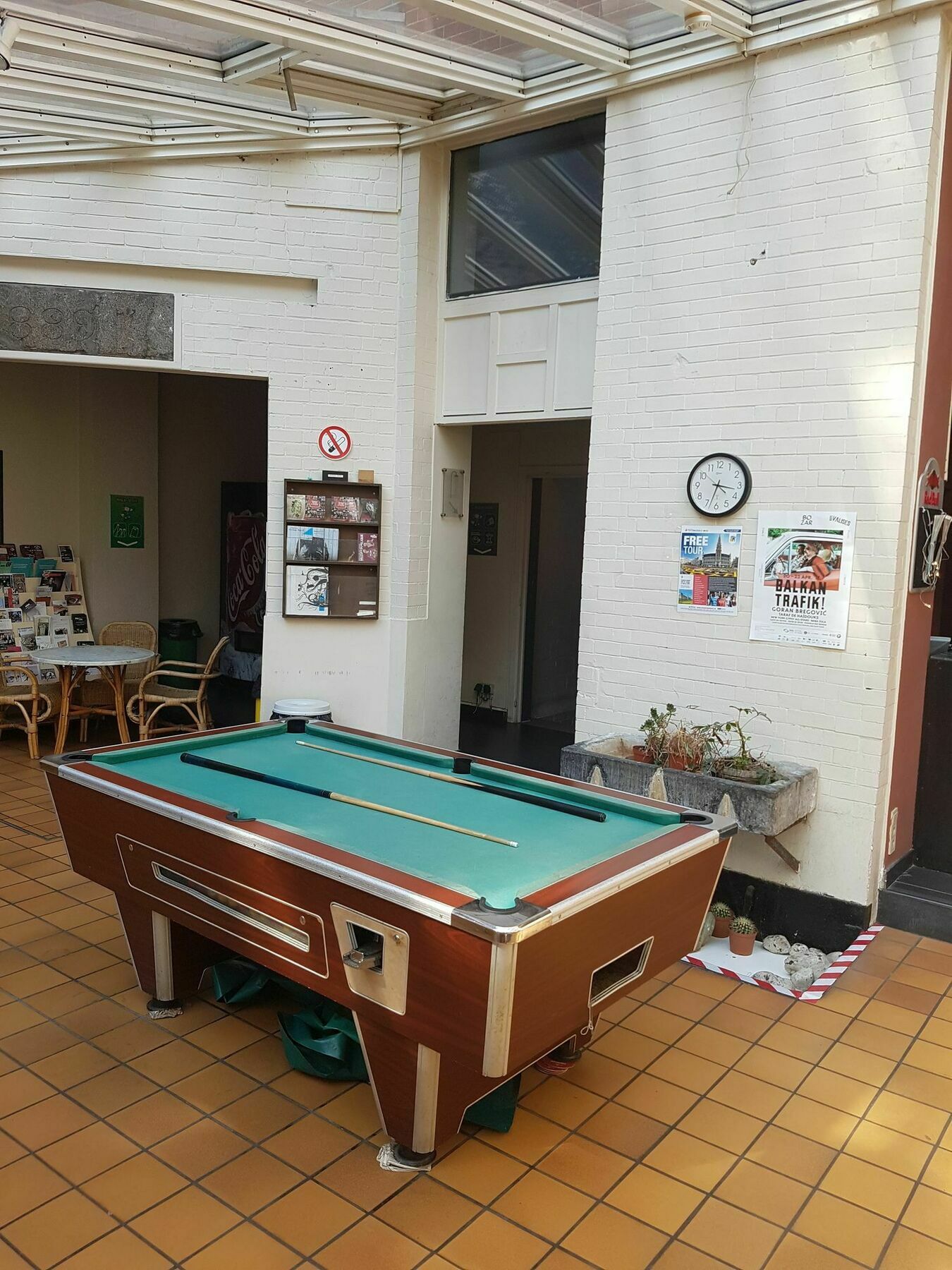 Van Gogh Youth Hostel City Centre Saint-Josse-ten-Noode Exterior photo
